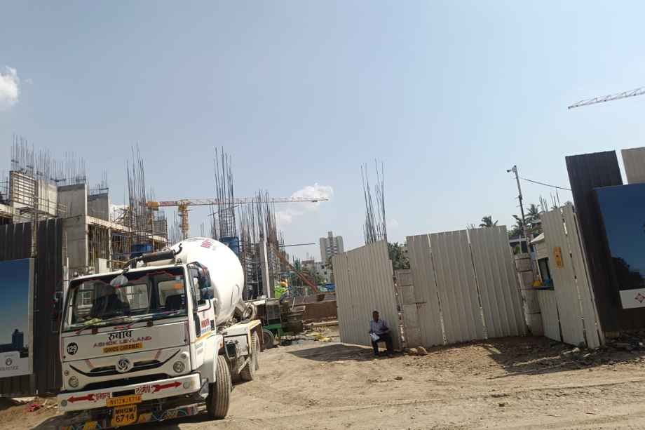 Nirman-Aura-Construction-Status-April-2025 (2)